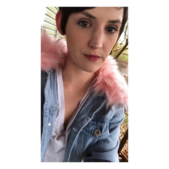 Meet your Posher, Adrienne - Picture 2 of 2